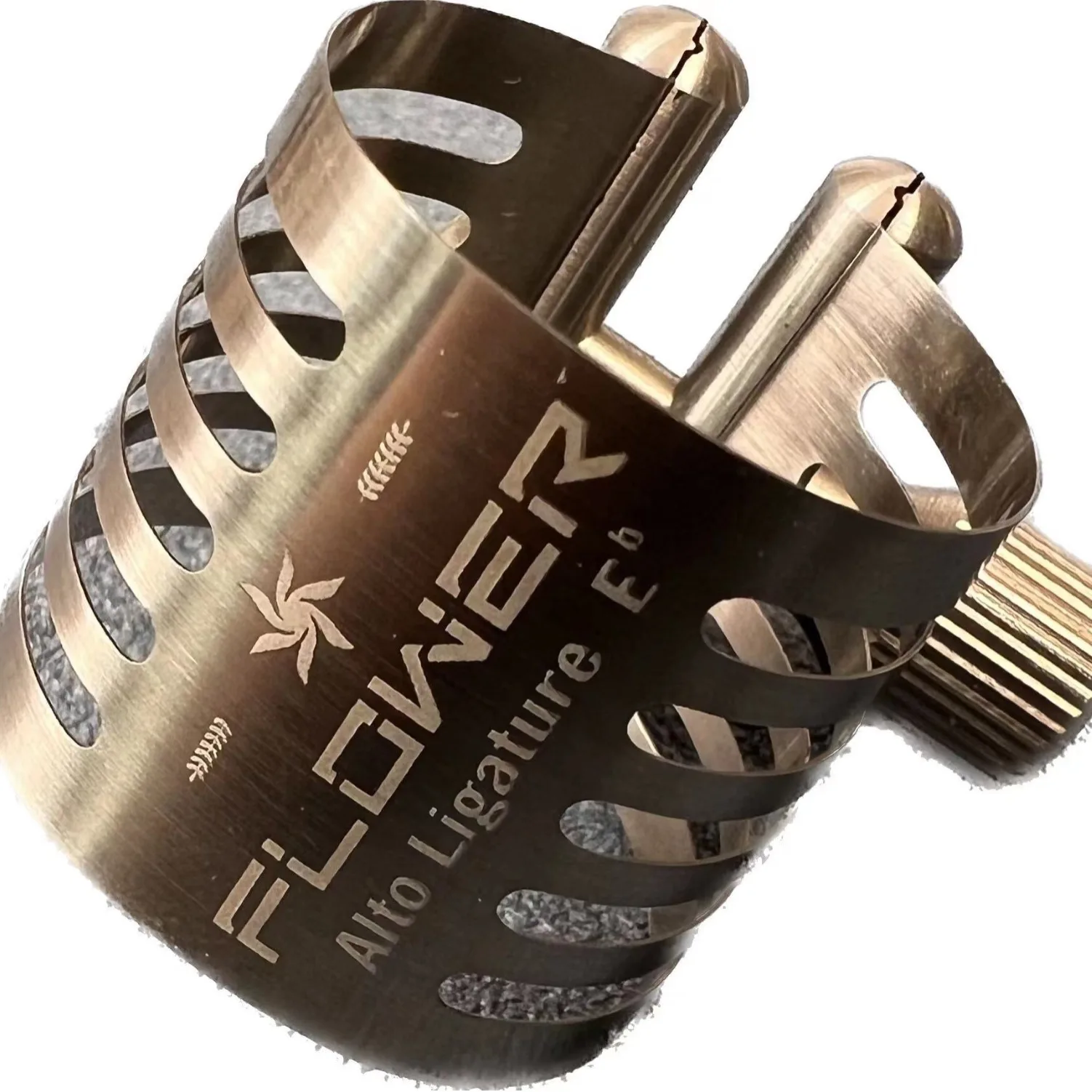 Saxophon-Clips eignen sich für Bakelit-Mundstücke und werden in drei Arten geteilt: Höhen-, Alt- und Tenor-Clips. Image