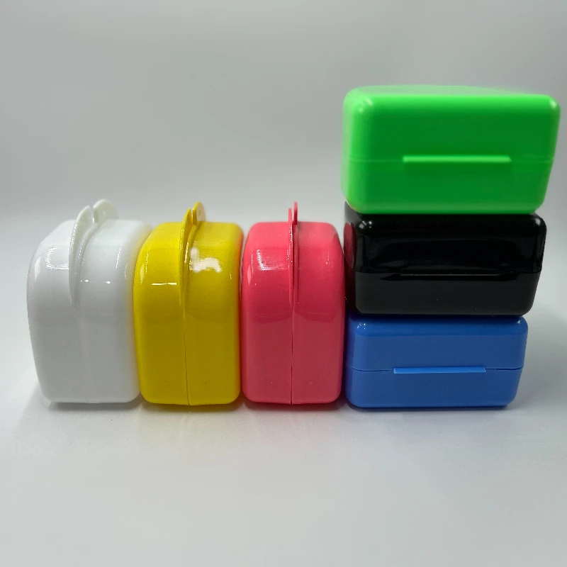 50Pcs Neue Kunststoff Tablett Box Dental Kieferorthopädische Retainer Box Fall Kunststoff Zähne Container Prothese Box Falsche Zähne Schutzhülle Image