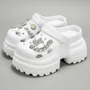 Neue Cartoon Silber Kette Biene Bär frauen Clogs Familie Oberbekleidung Modische Hausschuhe Nicht-Slip Erhöhung Zehen Schuhe 825