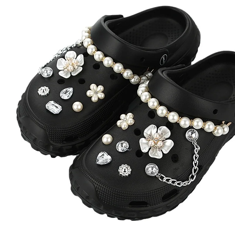 16PCS Schuh Charm DIY Strass Weiße Blume Perle Kette Schuh Dekoration Schnalle für Loch Schuhe Zubehör Festival Party geschenke