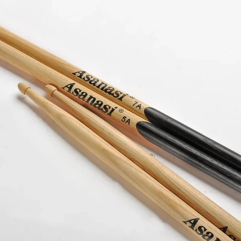 Ein Paar 5A ODER 7A Drumsticks aus hochwertigem Walnussholz für Jazz-Trommelübungen, Percussion-Musikliebhaber, robuste Trommelstöcke aus massivem Holz Image
