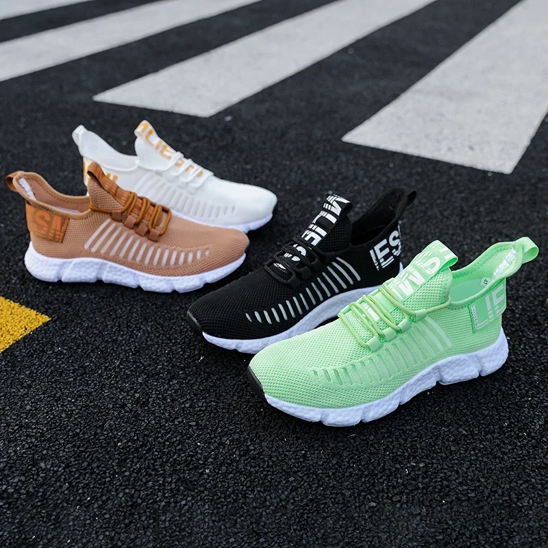 Herren Laufschuhe Sommer Atmungsaktive Mesh Sneakers Leichte Casual Tennisschuhe Luxuriöse Herren Outdoor Casual Wanderschuhe