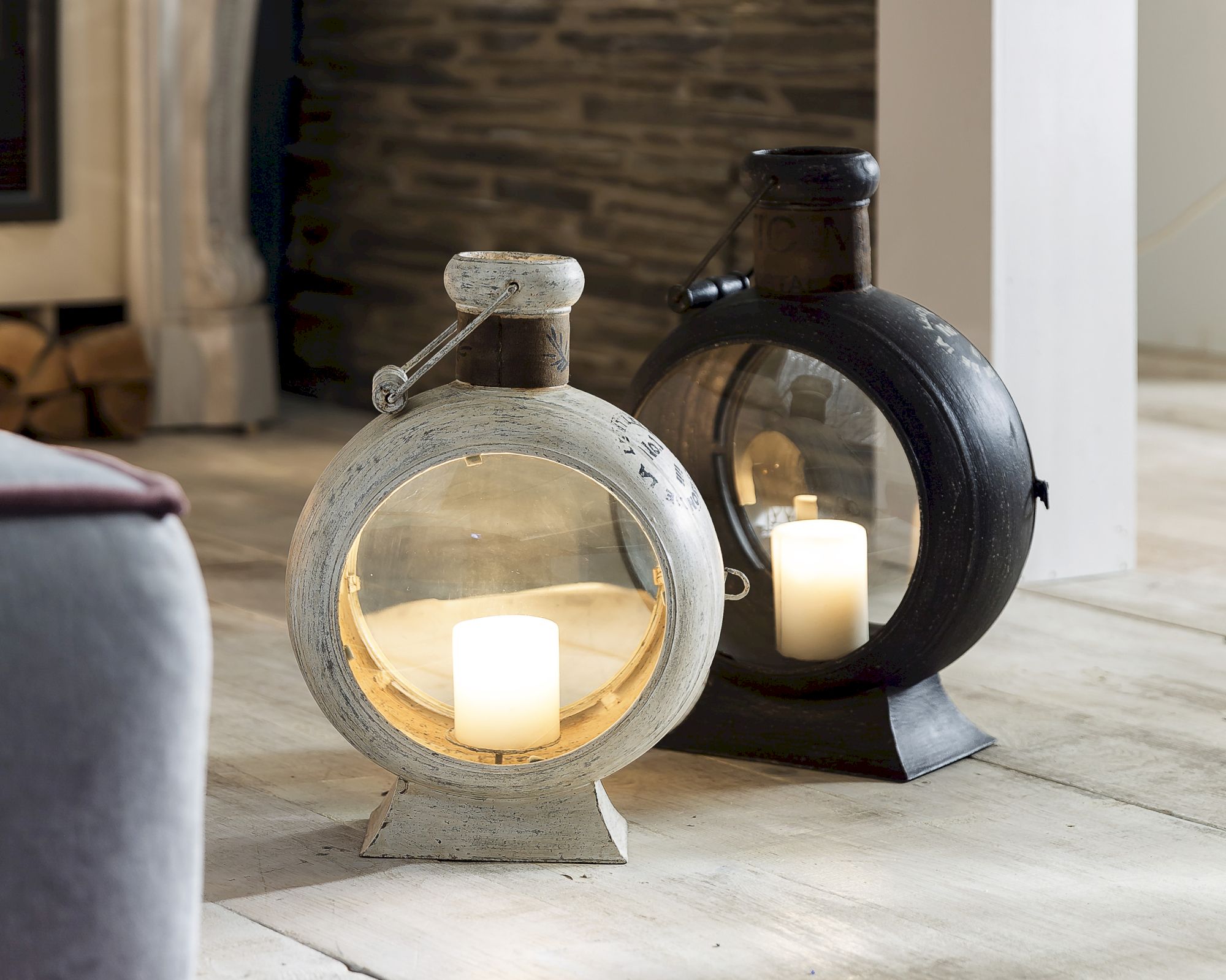 die Faktorei »Vintage« Laterne Used-Look – erhältlich in 2 Größen und 2 Farben Image