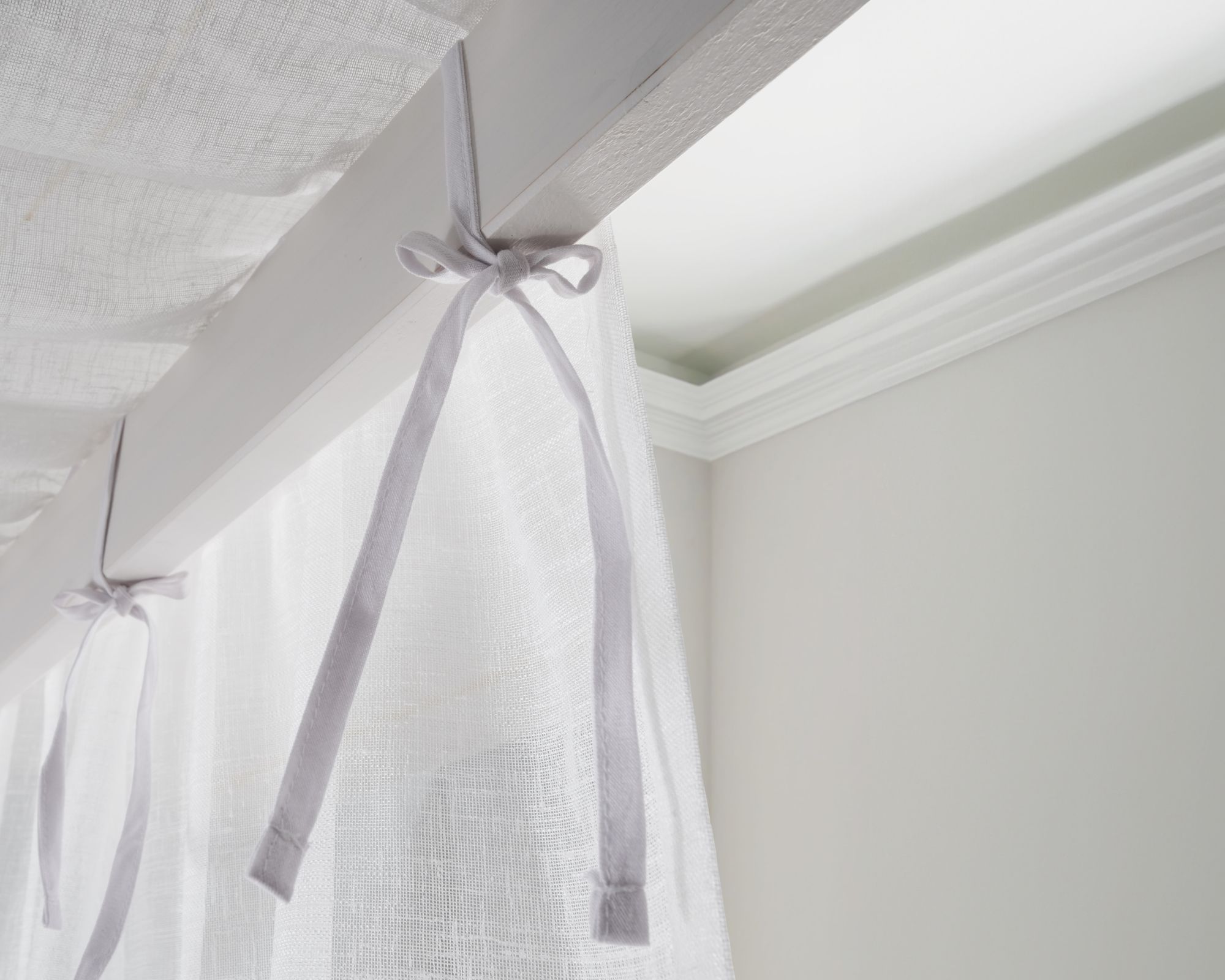 Massivholz »Solvita« Himmelbett weiß – erhältlich in 10 Größen