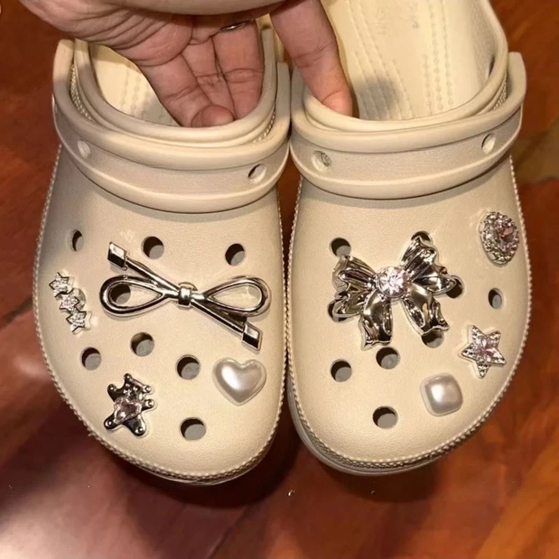 8PCS Schuh Charm DIY Silber Schmetterling Diamant Herz Schuh Dekoration Schnalle für Loch Schuhe Zubehör Party Frau Mädchen geschenk