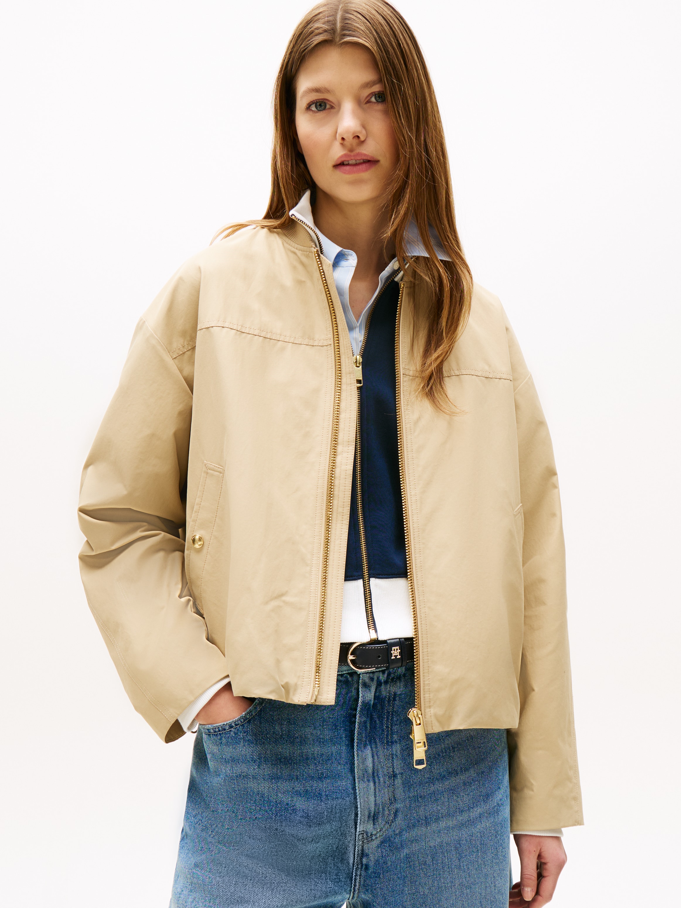 Bomberjacke TOMMY HILFIGER "COTTON NYLON REG BOMBER", Damen, Gr. S (36), beige (country ivory), Web, Obermaterial: 64% Baumwolle, 36% Polyamid, unifarben, regular fit, hoch geschlossener Ausschnitt, Jacken Bomberjacke