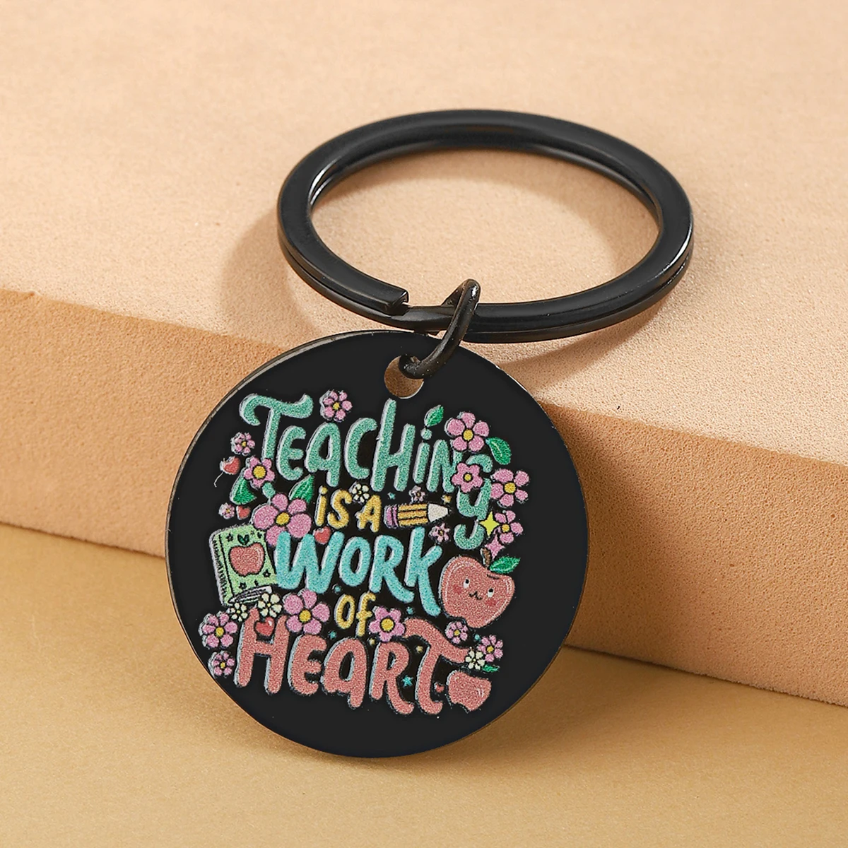 Lehrer-Dankeschön-Geschenk für Geburtstage männlicher und weiblicher Lehrer, Geschenk zum Lehrertag, Unterricht ist ein herzförmiger Schlüsselanhänger Image