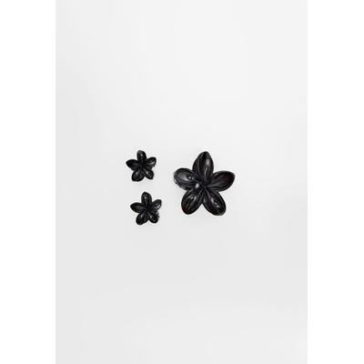 Stradivarius Set of 3 floral hair clips Black OS