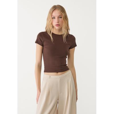 Stradivarius Slim fit basic t-shirt Brown S