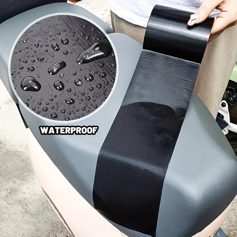 Schwarzes Klebeband auf Stoffbasis wird für die Kissenreparatur verwendet. Leder-Sitz-Sofa-Leck-Reparatur. Verschleißfestes Reparaturband aus Leder