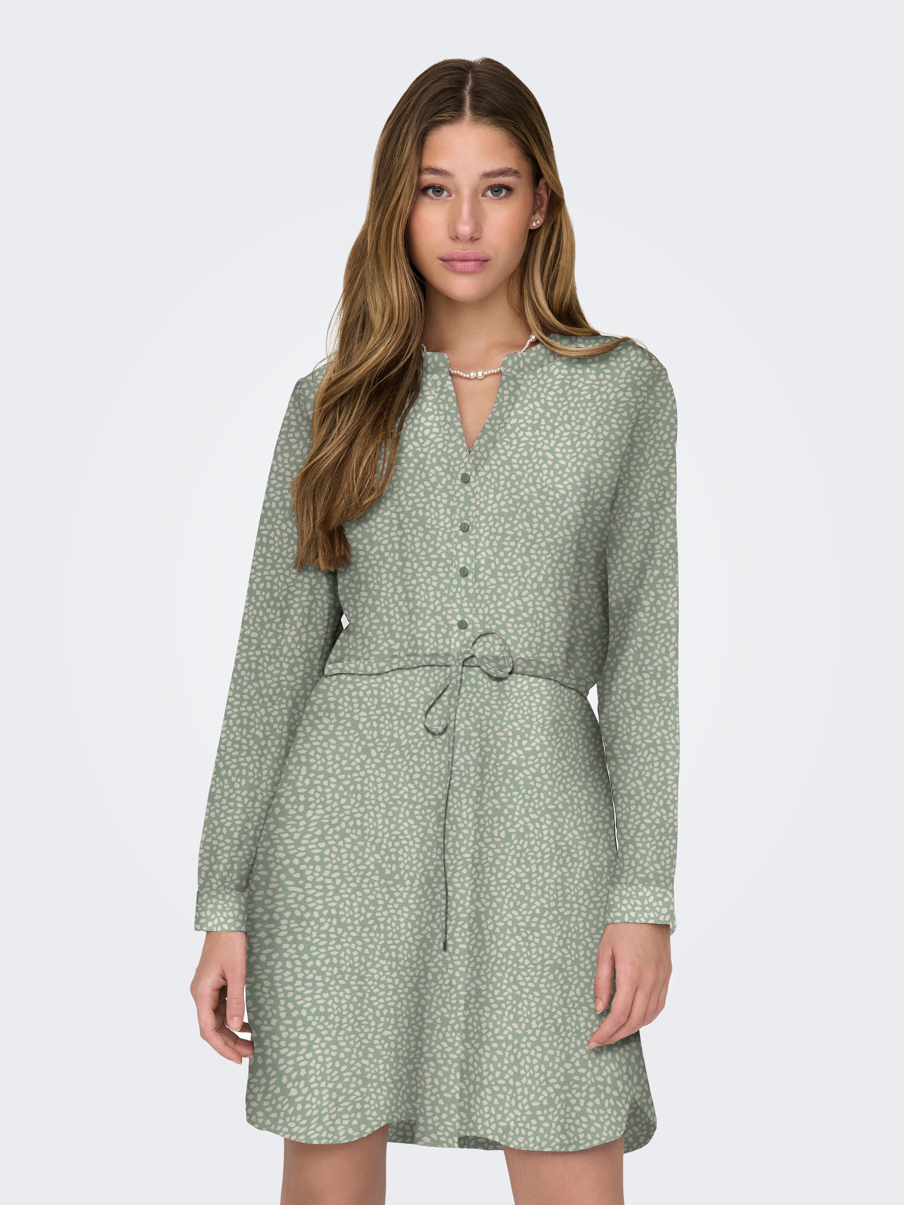 Druckkleid ONLY "ONLCORY LIFE L/S V-NECK TUNIC WVN NOOS", Damen, Gr. XS, N-Gr, l.pad aop:marekka small graphic, Web, Obermaterial: 100% Polyester, bedruckt, ca. Mitte Oberschenkel, V-Ausschnitt, Kleider, Sommerkleid Image