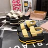 Sommer Mode Designer Sandalen Luxus Marke Spezielle Design Frauen Schuhe High Heels Plattform Rutschen Dame Gelbe Schuhe Straße 2025,