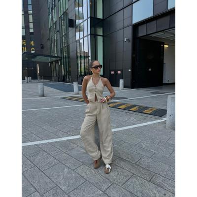 Bershka Linen Blend Balloon Fit Trousers With Darts Women Xs Camel