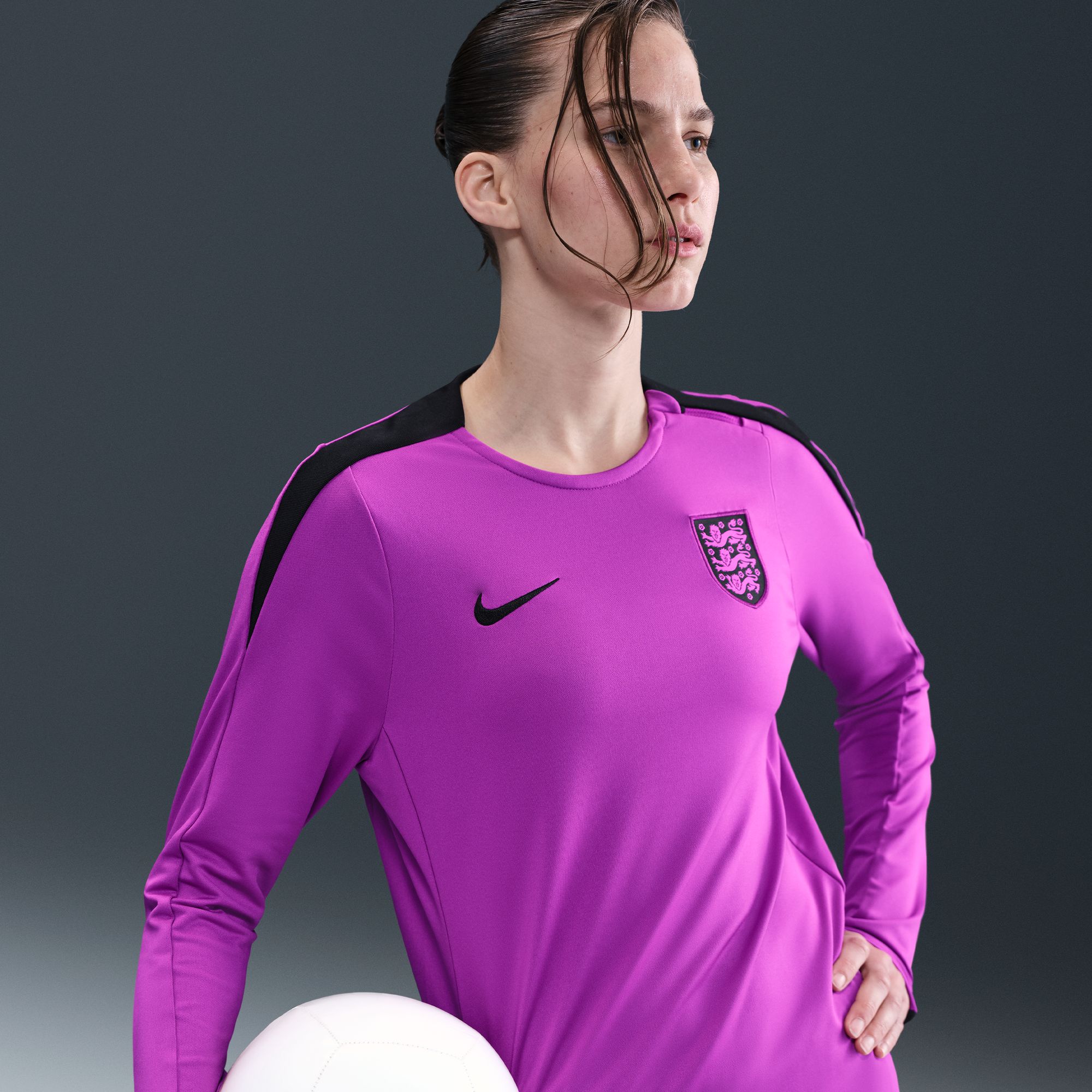 England Lionesses Nike Strike Crew Trainingsoberteil – Lila – Damen Image