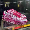 2025, Vintage-Sneaker mit Blumenstickerei für Damen, Kristall-Knöchelriemen, rosa bedruckt, flache, lässige Wanderschuhe mit Diamant-Design