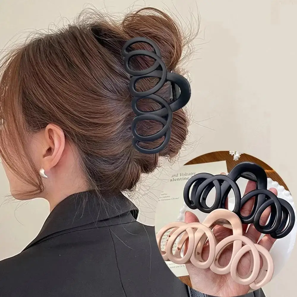 Frauen Haar Krallen Koreanische Hohl Greifen Einfarbig Einfache Vielseitige Haar Clips Modische Trendy Große Haar Zubehör Mädchen Image