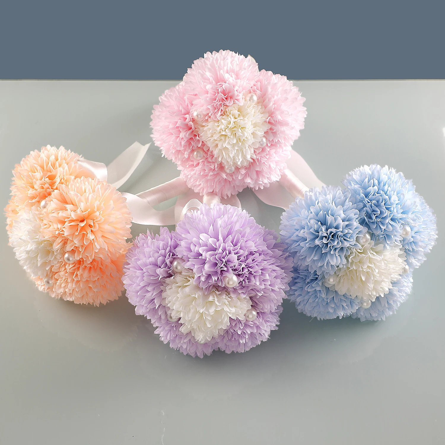 Verträumter bunter Handstrauß, einfacher Hochzeits-Dinner-Bühnenantrag, geeignet für Abendveranstaltungen, Hochzeitsaccessoires Image