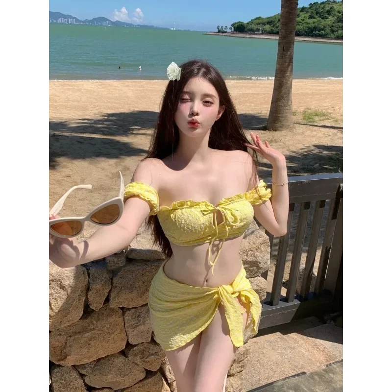 Neues sexy Bikini-Set für Damen, schulterfrei, Blumendruck, Bandeau-Dreieck-Badeanzug, 3-teilig, für Strand, Pool, Party, süß und niedlich Image