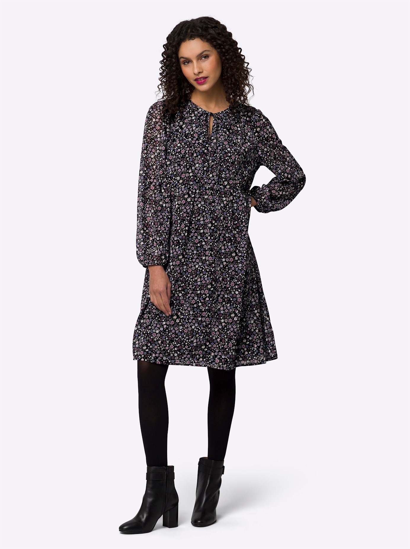 Druckkleid HEINE "Druck-Kleid", Damen, Gr. 38, Normalgrößen, lila (schwarz, violett, bedruckt), 100% Polyester, bedruckt, geblümt, gemustert, mehrfarbig, kurz, Rundhals, Kleider Druckkleid