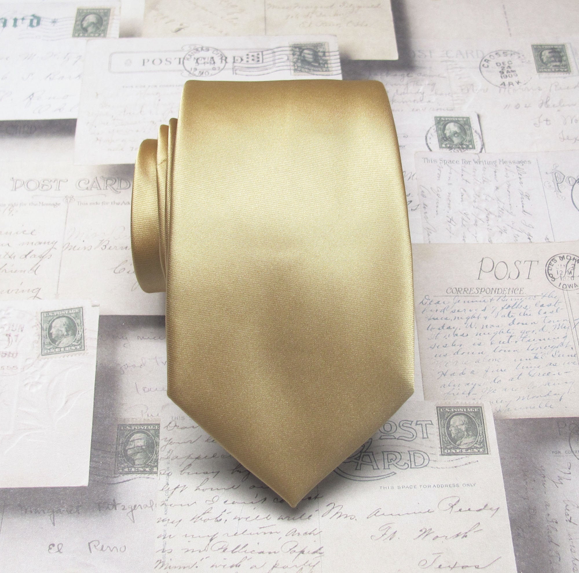 Cravatta stretta da uomo in oro con fazzoletto da taschino abbinato Cravatta da uomo in oro polveroso Fazzoletto da taschino Opzione fazzoletto