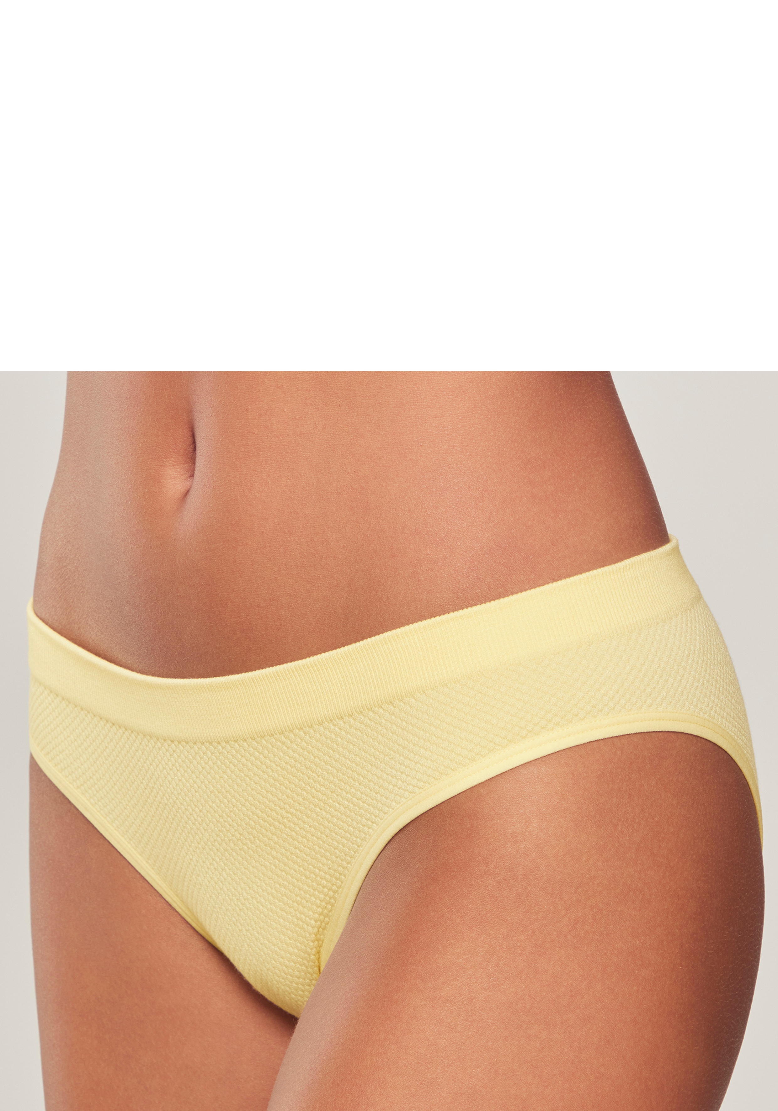 Slip LASCANA, Damen, Gr. 32/34, gelb (vanille), Jersey, Obermaterial: 58% Baumwolle, 39% Polyamid, 3% Elasthan, figurbetont, Unterhosen Slip, aus angenehm weicher Baumwolle