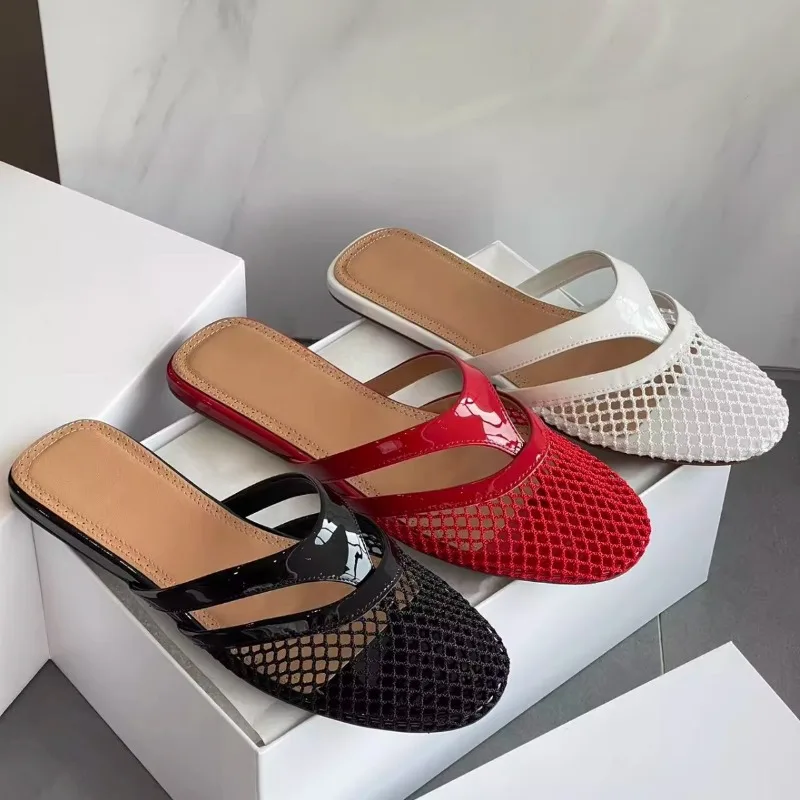 Aushöhlen Mesh Flip-Flops Falts Sandalen Frauen Pu Leder Sommer Hausschuhe Mode Dias Runde Kappe Casual Damen Schuhe Neue 2025