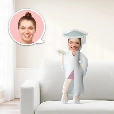 Fotokissen, Gesichtskissen, personalisiertes Kissen, individuelles Kissen, Minime-Kissen, Puppe, Weiß-Bachelor-Anzug Image