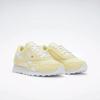 Sneaker REEBOK CLASSIC "CL NYLON", Gr. 35, bleachedgelb, weiß, Leder, Textil, Synthetik, sportlich, Schuhe