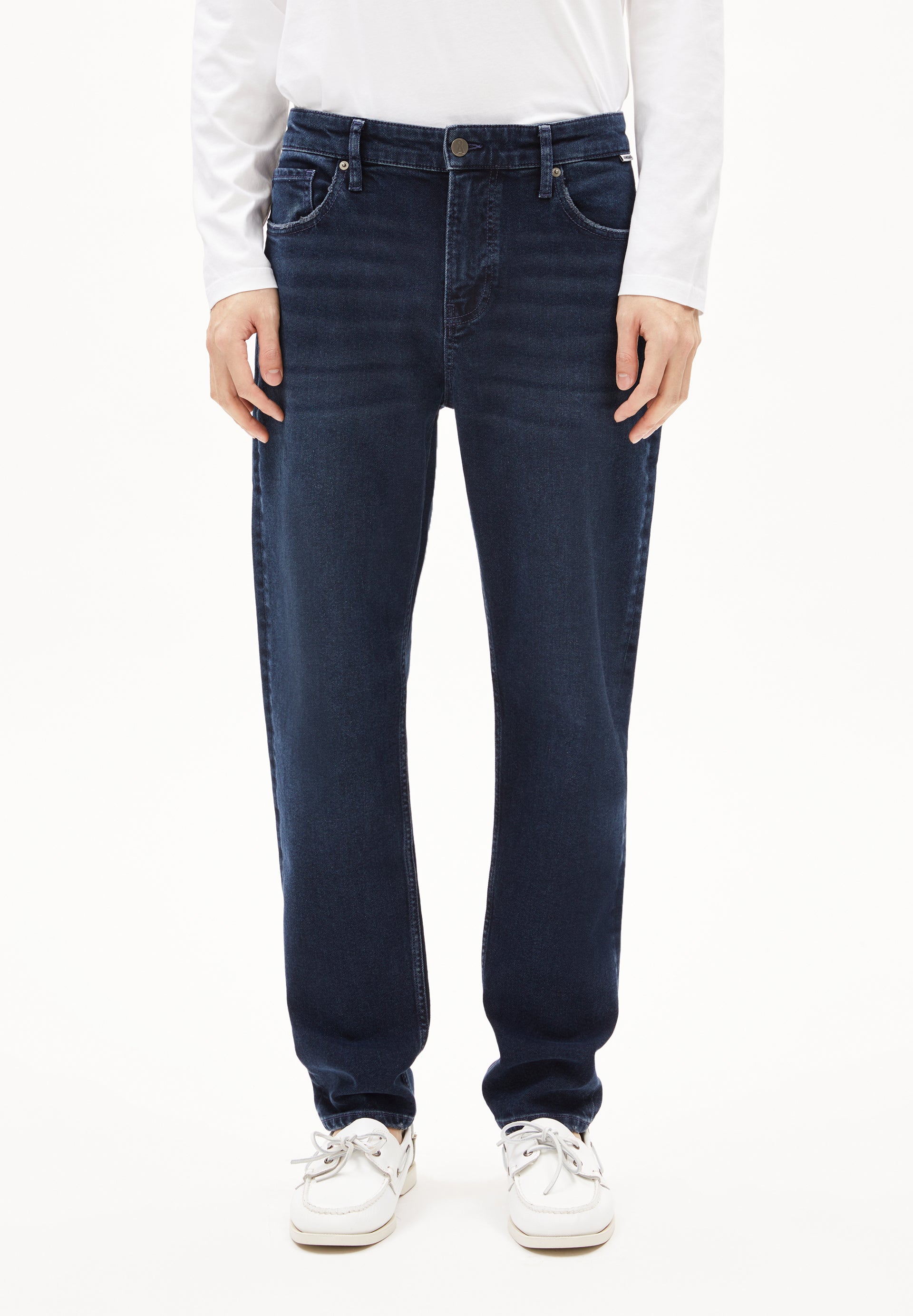 AARJO TARPA | Tapered Leg Mid Waist aus recyceltem Baumwoll Mix Comfort Stretch - blau (36-34) Image