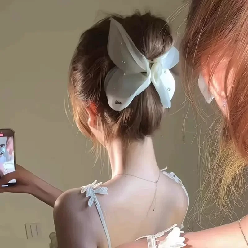 Hochwertige Retro einfache Mesh-Schmetterlings-Haarspange für Frauen Image