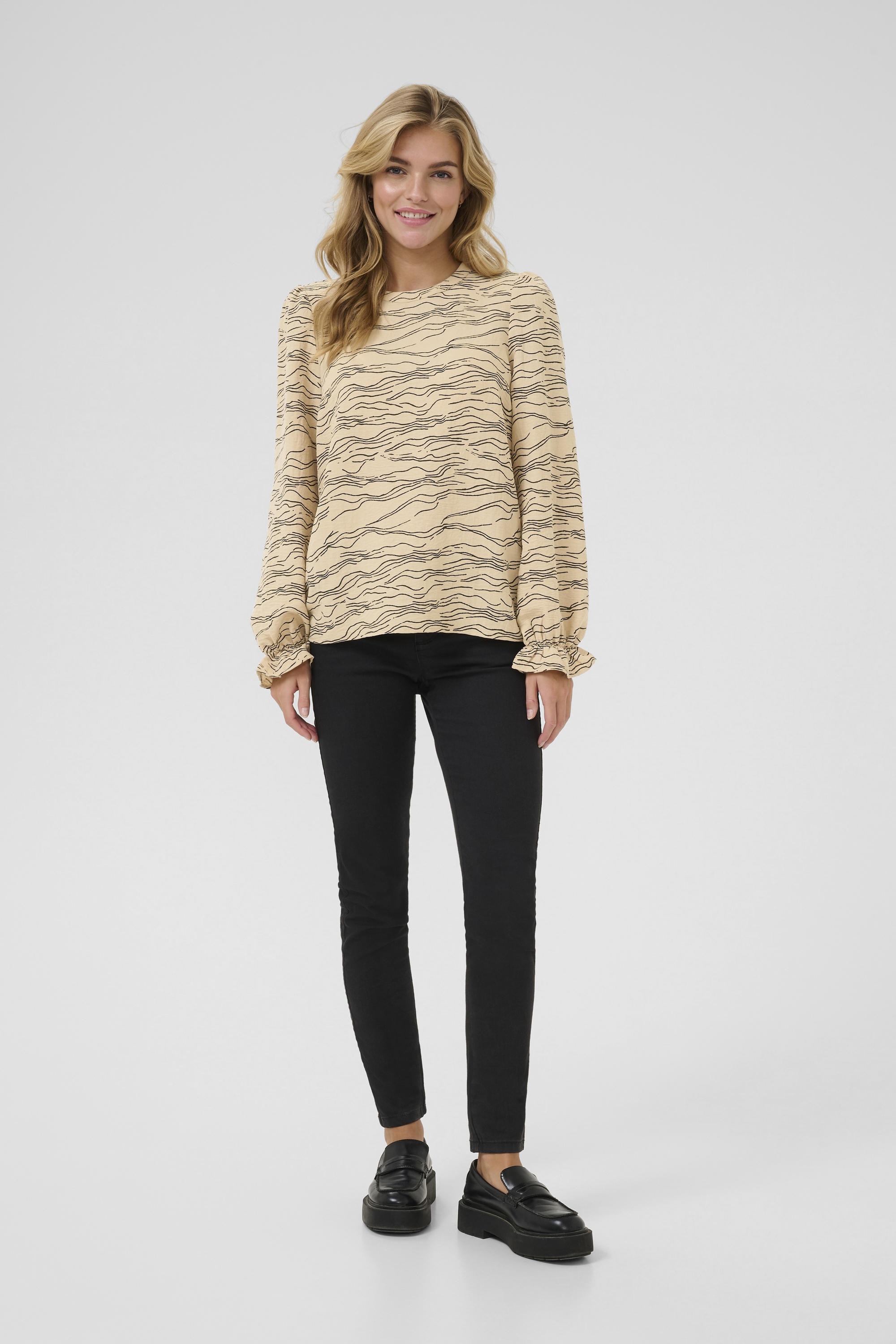 Langarm-Bluse Regular fit Nomad w. Black Deep graphic beige Image