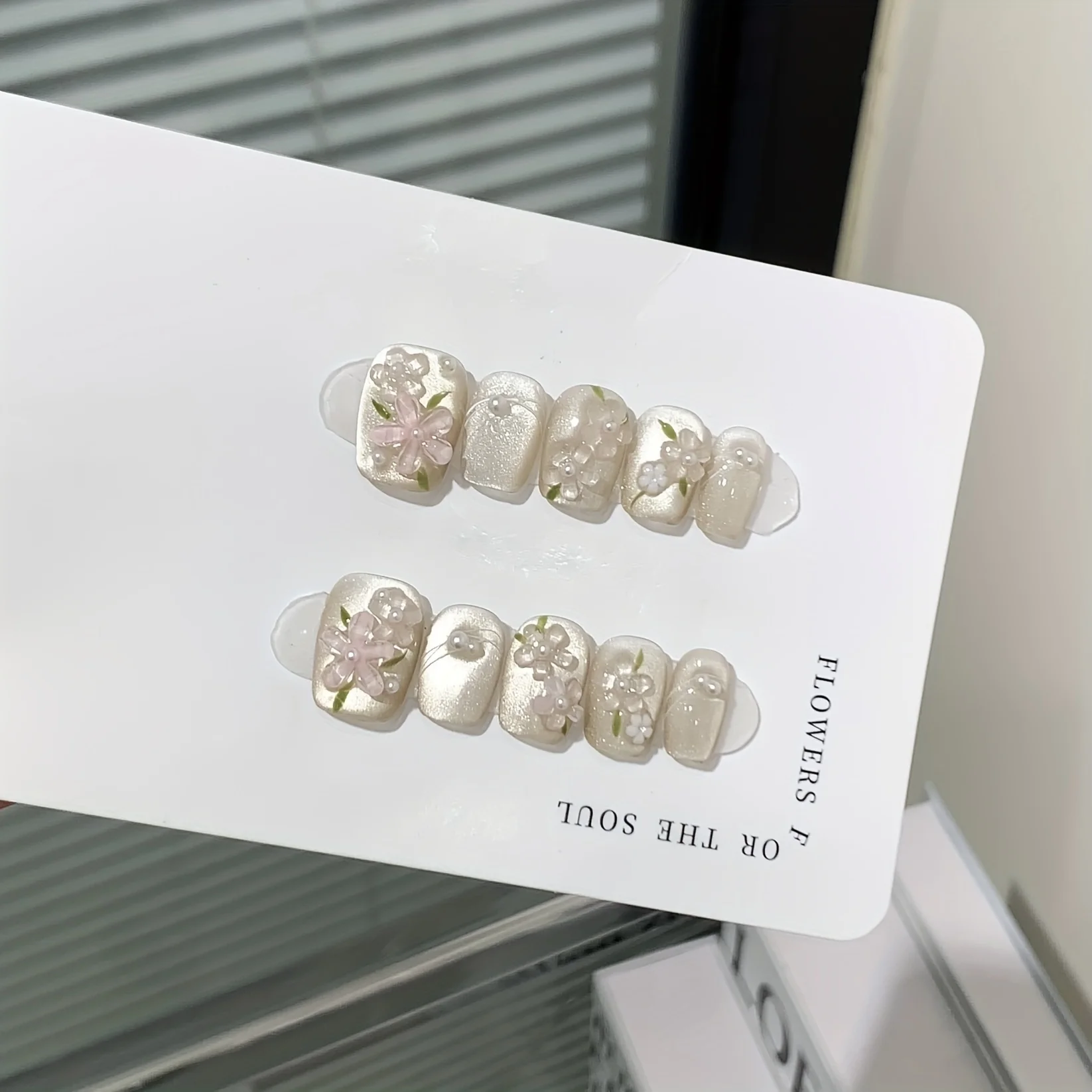 10 Stück High-End-Gardenia-Tee, Katzenauge, dreidimensionaler kurzer Urlaub, handgefertigte künstliche Nägel, Smoothie Floret, heller Luxus, weißer Tem Image