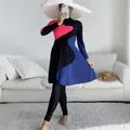 Maillots de bain modestes pour femmes musulmanes nouveau Burkini 2 pièces tous les maillots de bain couverture robe longue et culotte longue bleu et rouge Patchwork Burkini