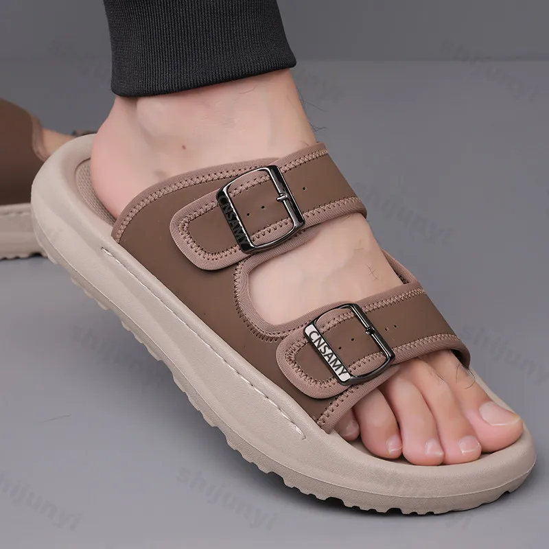 Herren-Hausschuhe, 2025, Sommer, atmungsaktiv, für den Außenbereich, Strandsandalen, rutschfeste Flip-Flops, neue flache Hausschuhe, hochwertige Herrenschuhe