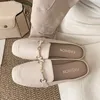 2025 Neue Damenschuhe, flach, modisch, Vintage-Stil, britisches Leder, Oxford-Loafer, Größe 43, bequem, lässig, flache Wohnungen, goldenes Logo