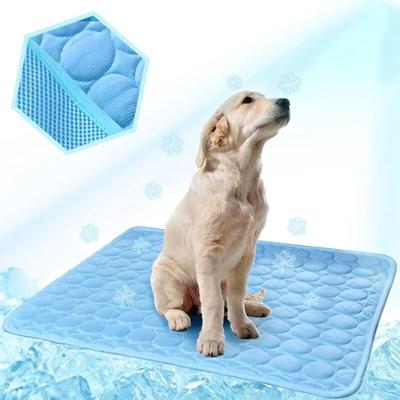 Waschbare Kühlmatte für Hunde, Eisseide, selbstkühlende Haustier-Decke für Autositze drinnen und Image