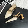 Weibliche Sommersandalen Spitzschuh Baotou Solide Damenschuhe Elegante klobige High Heels Schuhe für Pumps