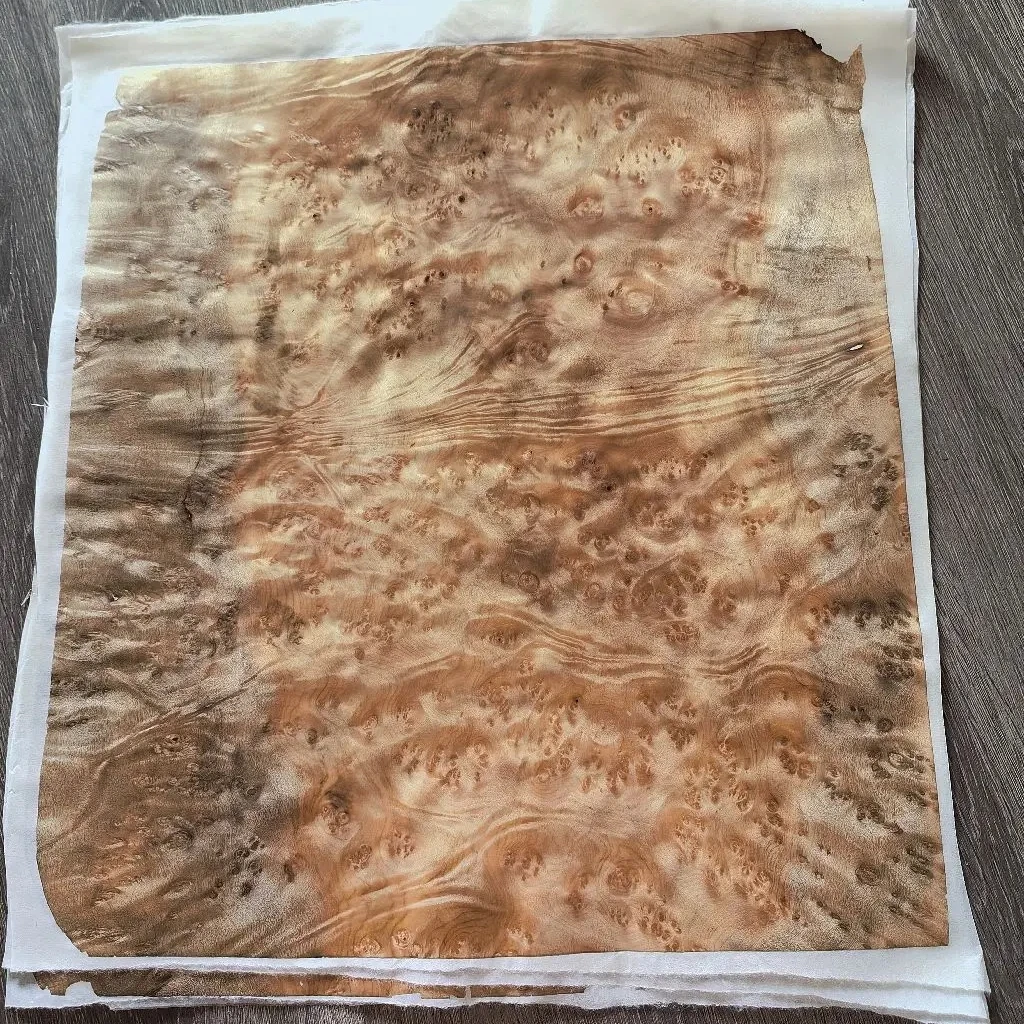 Golden Cinnamomum Camphora Burl Veneer, Golden Comhor Burl Veneer, 2 Stück, für Möbel, Musikinstrumente, Automobilinnenraum Image