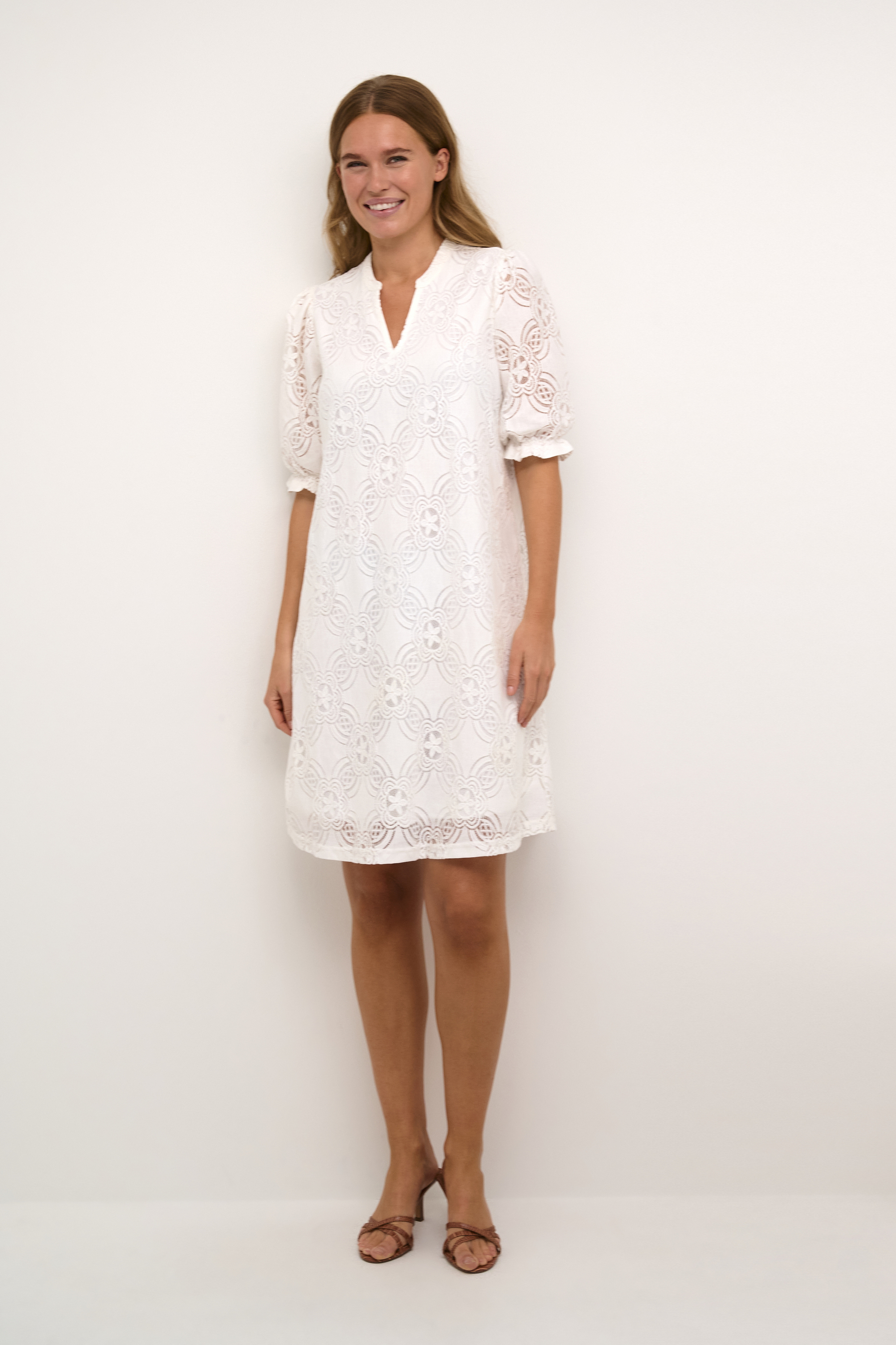 Kleid mit entspannter Passform white Image