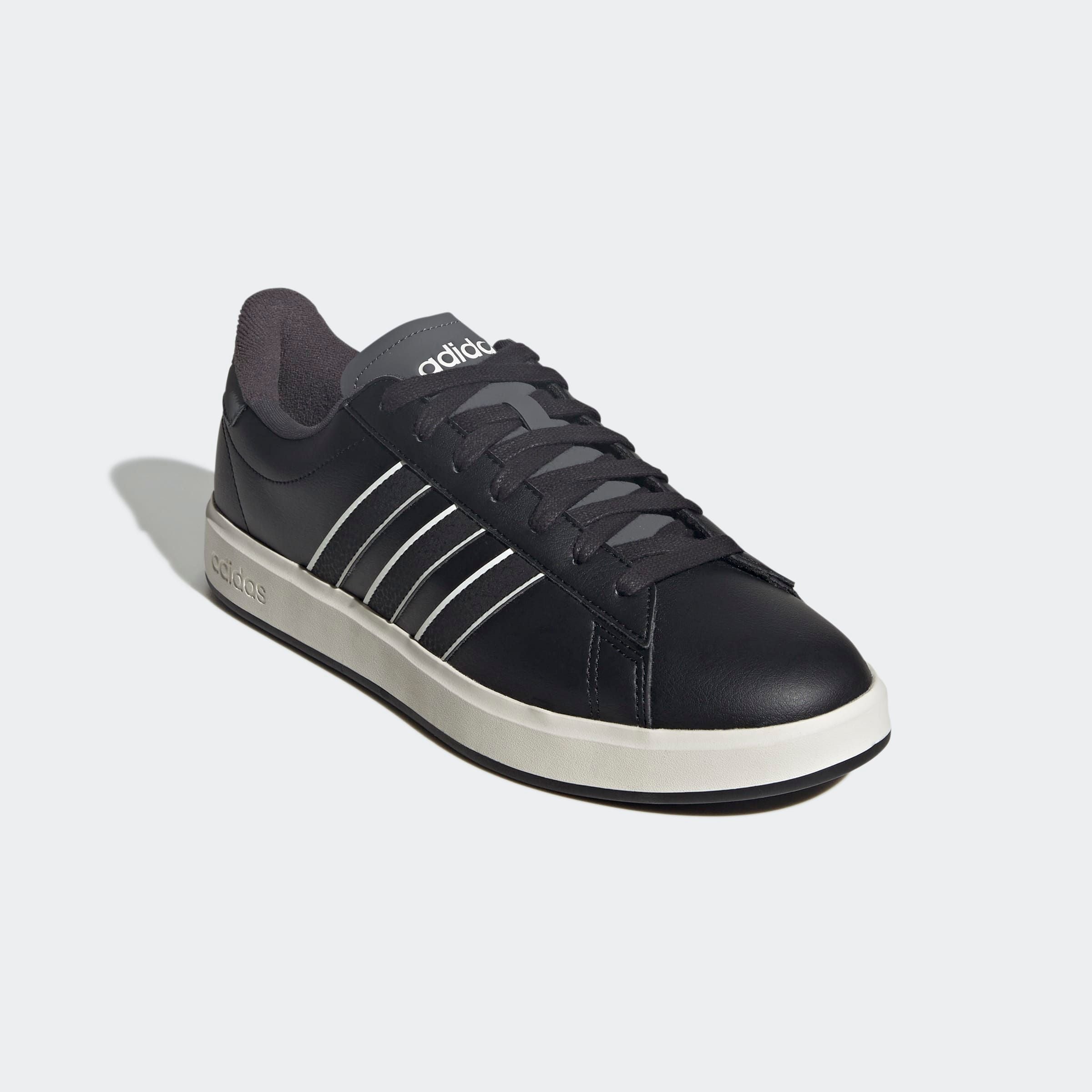 Sneaker ADIDAS SPORTSWEAR "GRAND COURT 2.0", Herren, Gr. 45, schwarz-weiß (core schwarz, core schwarz, sanftes weiß), Leder, Synthetik, Schuhe Sneaker, Design auf den Spuren des adidas Superstar