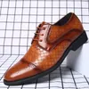 2025, neue Herrenschuhe, lässige, vielseitige Lederschuhe, modische Patchwork-Schnürschuhe, übergroße Schuhe, quadratischer Kopf, männliche Lederschuhe