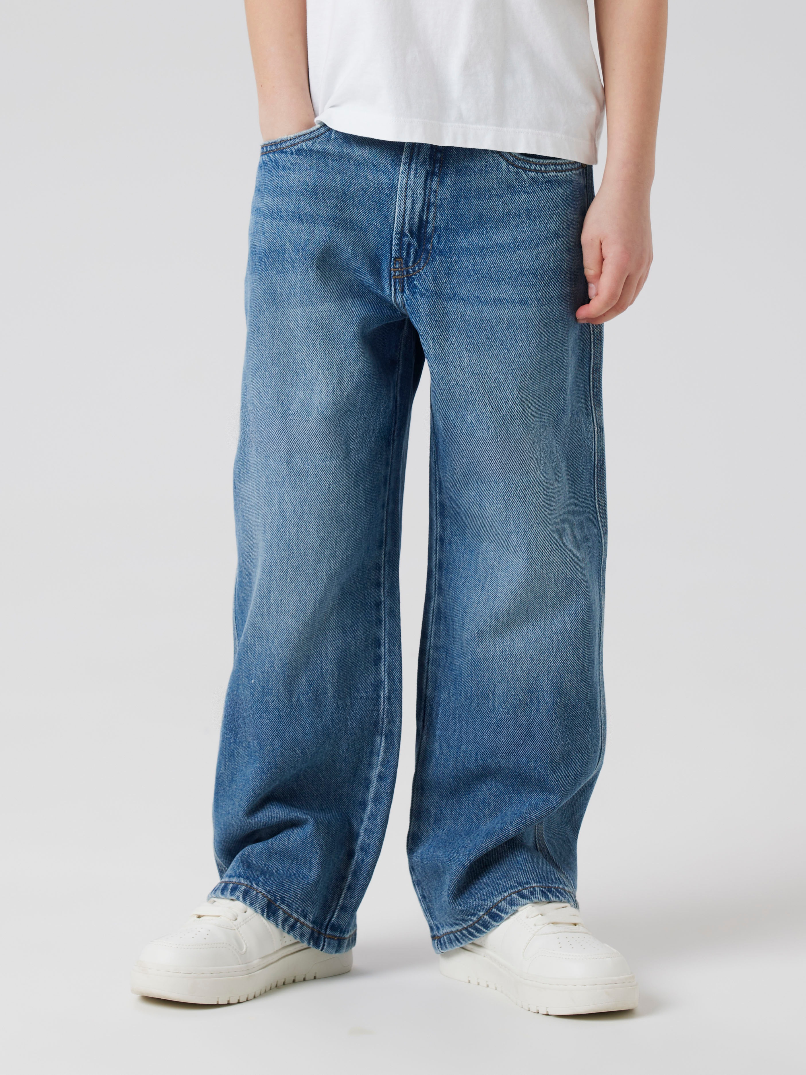 Relax-fit-Jeans NAME IT "NKMBEN SKATER JEANS 1990-LD NOOS", Jungen, Gr. 140, N-Gr, blau (medium blau denim), Denim/Jeans, Obermaterial: 100% Baumwolle, Abriebeffekte, relaxed fit lang, Jeans Image