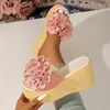 Frauen Keil Heels Hausschuhe BabyPink Blume Süße Maultiere 9 cm Plattform Sandalen Clog Schuh Slides Plus Größe 43