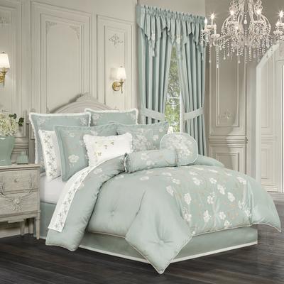 Spring Garden 4 Piece Comforter Set by Royal Court in Spa (Size KING)