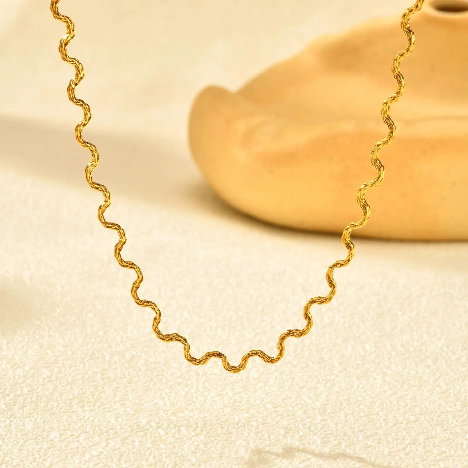 Wellen-Halskette aus Edelstahl für Damen, wasserdichte Schlüsselbein-Halsketten mit Edelstahl-Gliedern Image