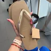 2025, Sommer neue Damen-Gummi-Flip-Flops mit quadratischer Zehenpartie, Outdoor-Strandsandalen, luxuriöse Freizeit-Hausschuhe, Größe 35–42, Damenschuhe