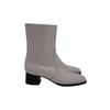 Stuart Weitzman Nola Zipped Stiefeletten aus cremfarbenem Leder