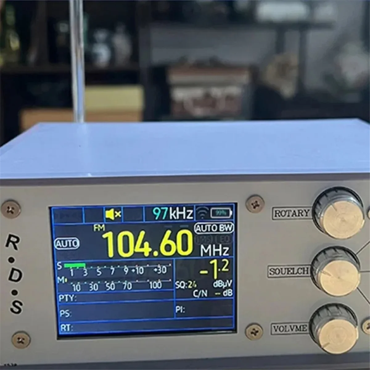 Neues TEF6686-Desk Blue Desktop Radio für DSP RDS AM FM SW Vollbandradio mit einem Lautsprecher Image