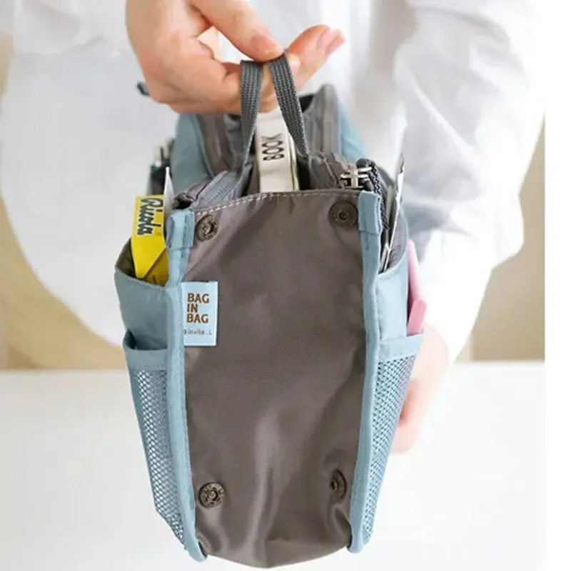 (1 Stück) Koreanische Version, multifunktionale faltbare Aufbewahrungstasche mit Doppelreißverschlüssen, tragbare Make-up-Tasche für Damen mit großem Fassungsvermögen Image