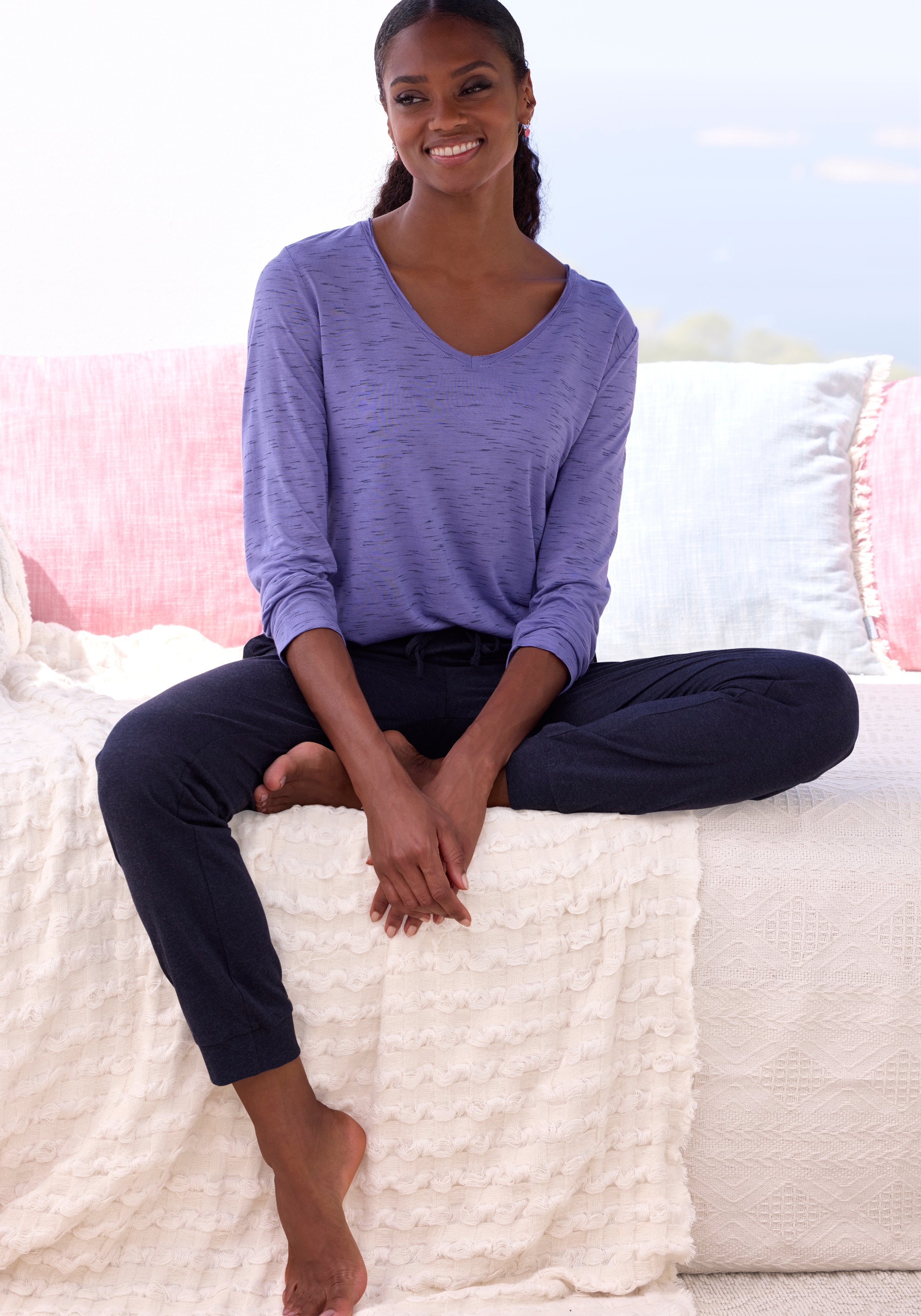 Pyjama VIVANCE DREAMS, Damen, Gr. 40/42, lila (lila, meliert), Single Jersey, Obermaterial: 90% Viskose, 10% Polyester. Unterteil: 100% Baumwolle, meliert, Basic schmal lang, Rundhals, Homewear-Sets, mit schönem Melangeeffekt Image